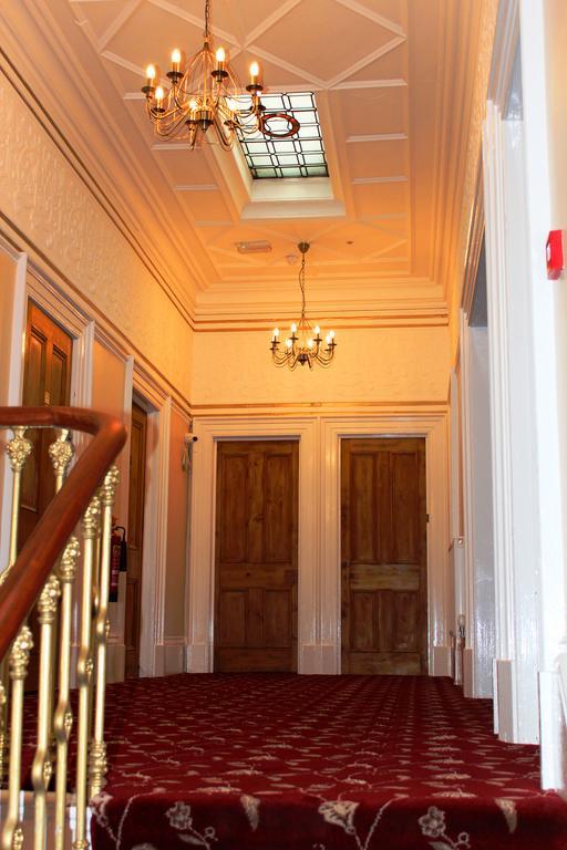 Edgerton Hotel Huddersfield Extérieur photo