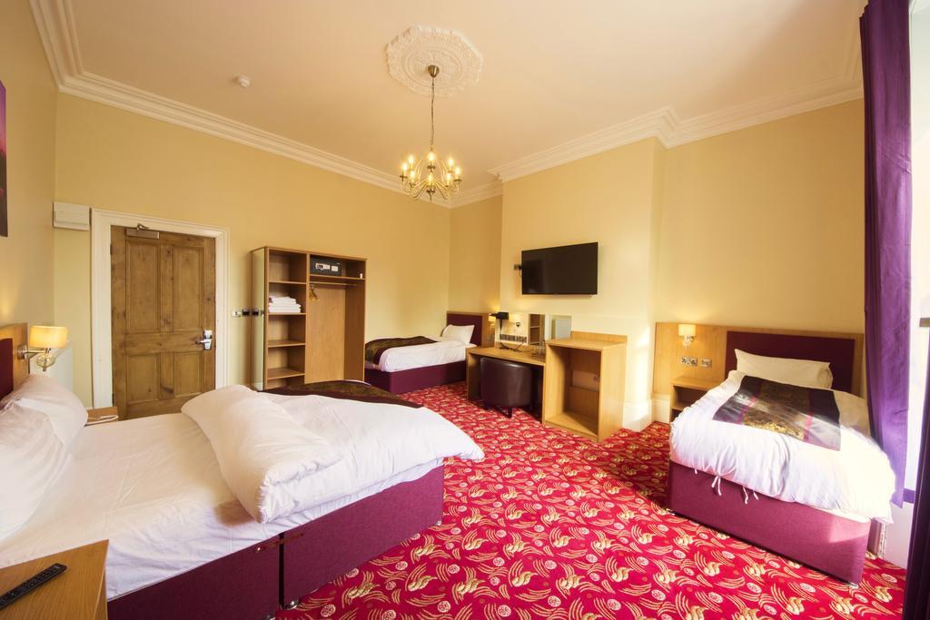 Edgerton Hotel Huddersfield Extérieur photo
