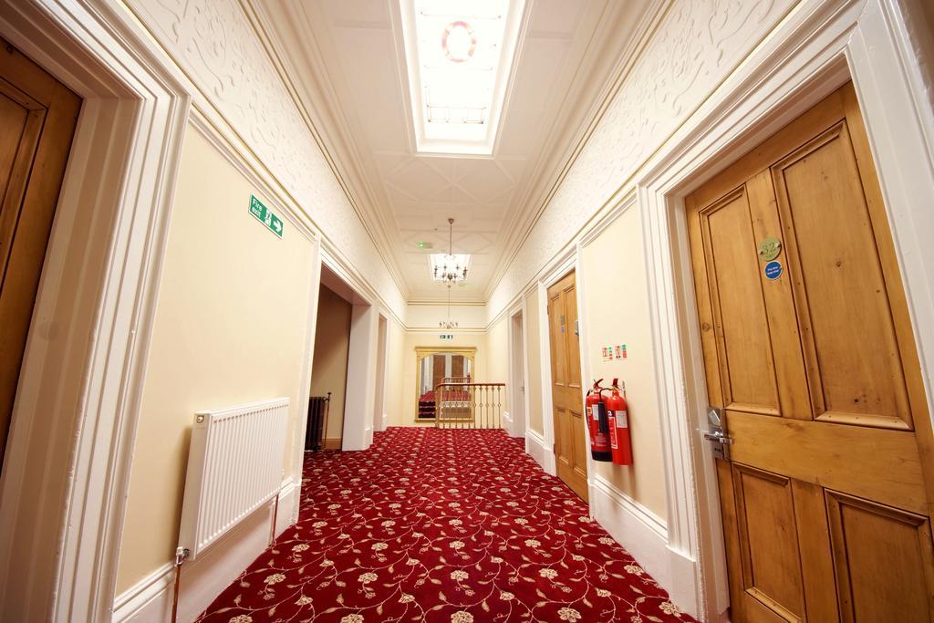 Edgerton Hotel Huddersfield Extérieur photo