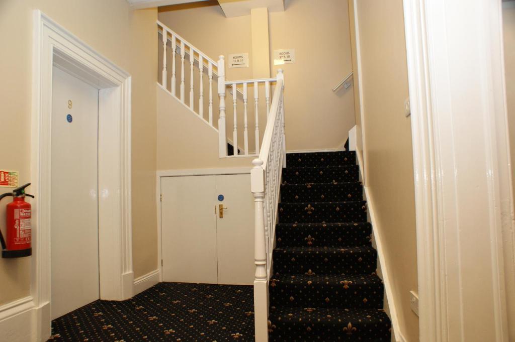 Edgerton Hotel Huddersfield Extérieur photo