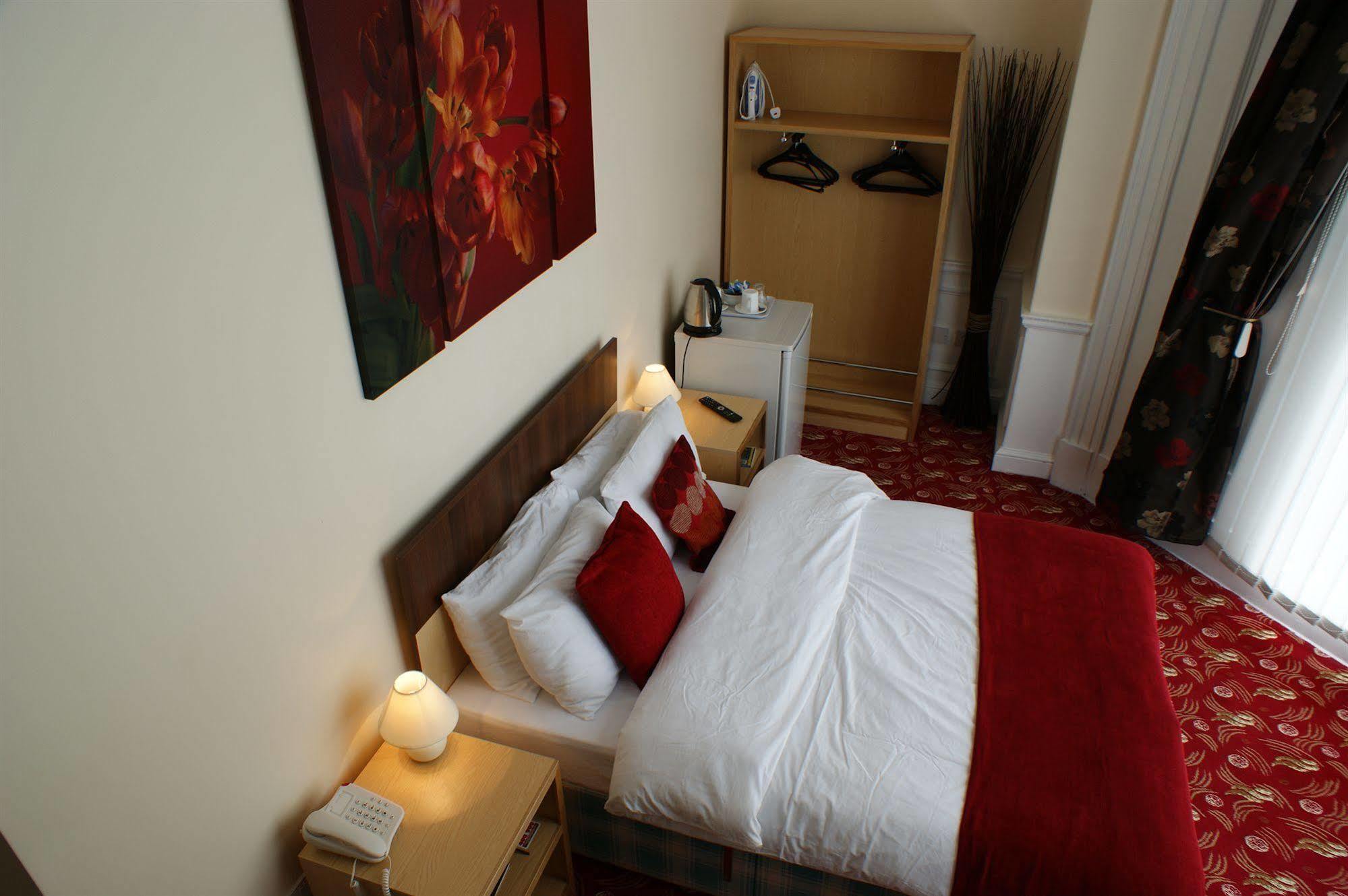 Edgerton Hotel Huddersfield Extérieur photo