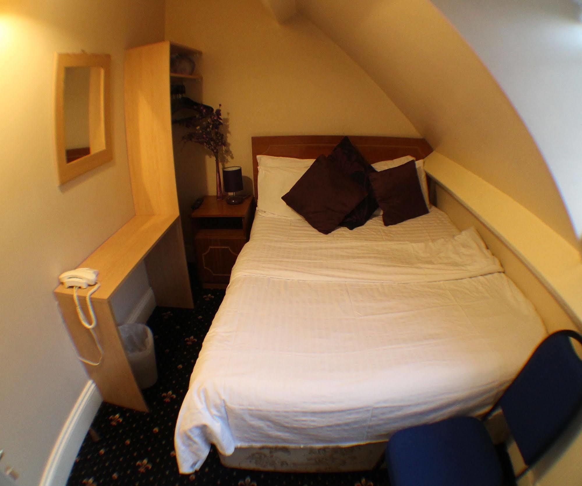 Edgerton Hotel Huddersfield Extérieur photo