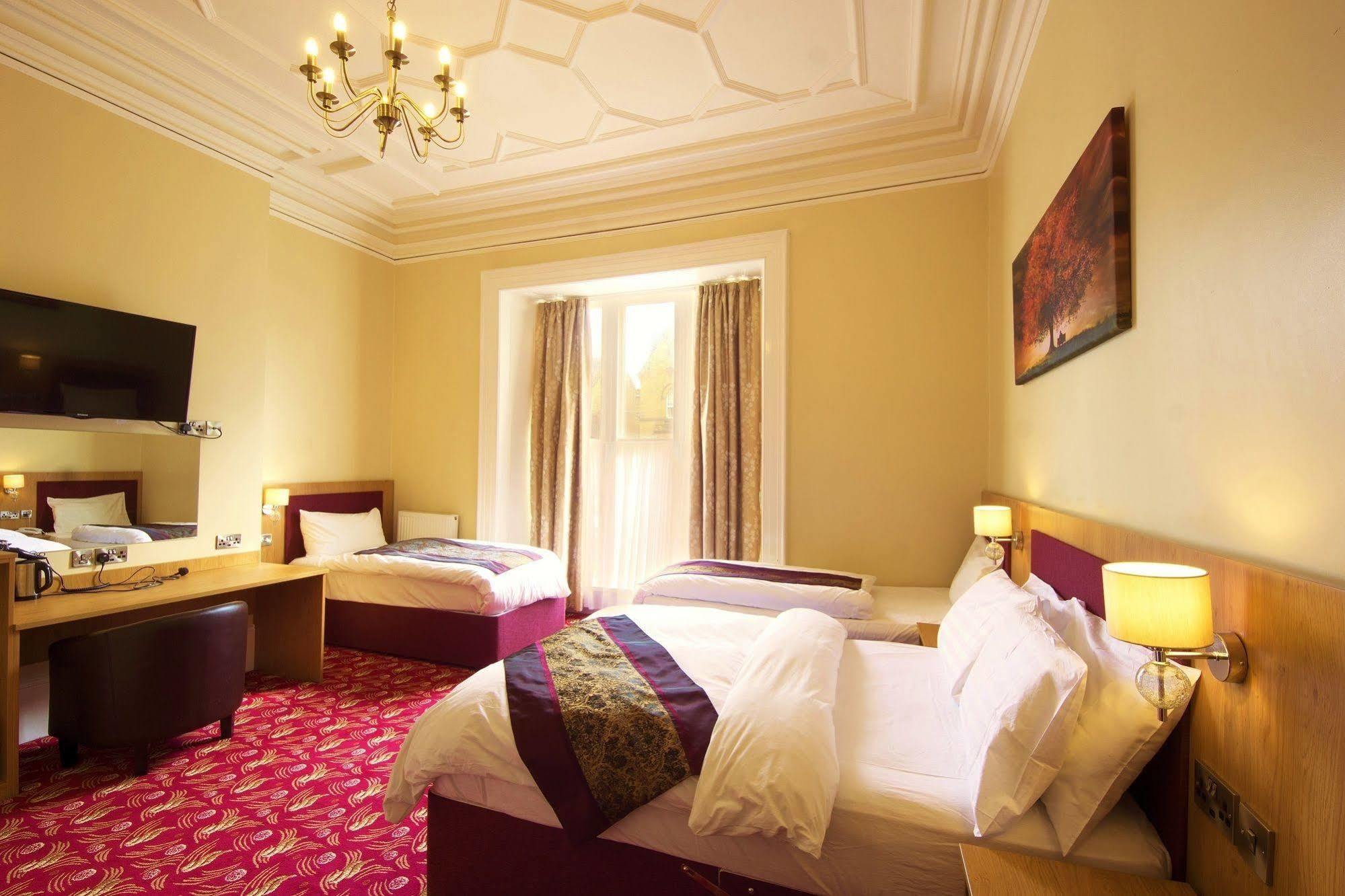 Edgerton Hotel Huddersfield Extérieur photo