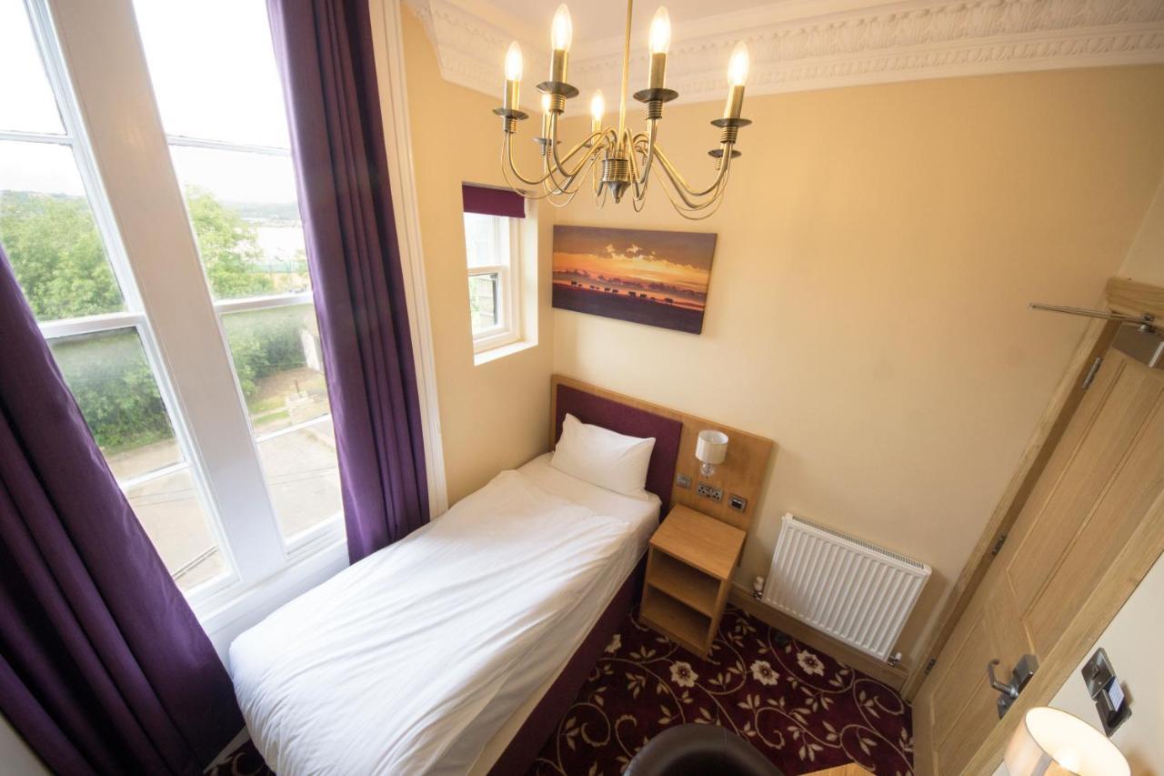 Edgerton Hotel Huddersfield Extérieur photo